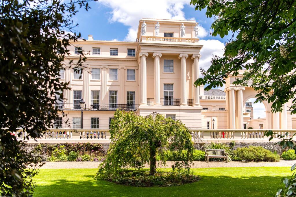 3 bedroom apartment for sale in Cumberland Terrace, Regent's Park, London, NW1